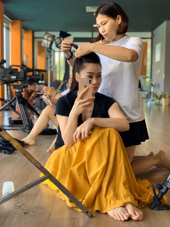 Ở tuổi ngoài 40, nhan sắc của Quách Thu Phương không còn kiều diễm như trước, song vẫn có sức hút lạ thường.