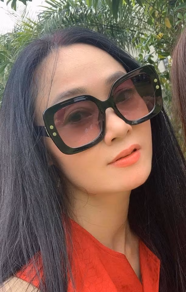 Mỹ nhân 7X từng được mệnh danh là "giai nhân màn ảnh Việt" khi chuyên trị các vai hoa hậu.