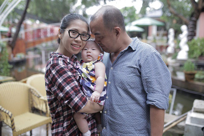 Kết hôn xong, vẫn còn nhiều khó khăn về kinh tế, hai vợ chồng Quốc Thuận quyết định không đi trăng mật mà để dành trả góp tiền nhà. Thời gian đó, mỗi ngày, Quốc Thuận chỉ được vợ phát cho 70.000 đồng để chi tiêu, bao gồm cả xăng xe.