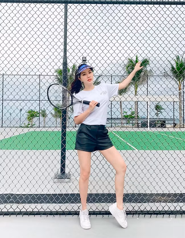 Sau khi lấy chồng, Bảo Thy dành thời gian đi du lịch, nghỉ dưỡng nhiều, ăn uống có phần thoải mái hơn nên cân nặng tăng hơn so với trước 3kg.