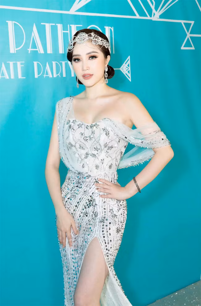 Vóc dáng, làn da tuyệt đẹp của Bảo Thy giúp cô luôn nổi bật khi xuất hiện tại các sự kiện.