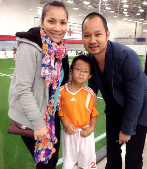 Chính ca sĩ Hồng Ngọc cũng tự nhận, từ lâu cô đã không còn thích đồ hiệu, không mua món đồ nào cho mình quá 1000 USD vì cô nghĩ với số tiền đó mình làm được bao nhiêu thứ.