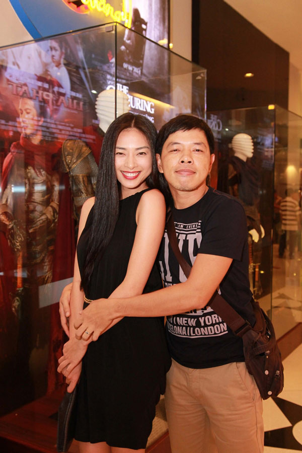 “Ngoài đời, Vân đẹp, mộc mạc hơn, bình dân, giản dị hơn và cũng mỏng manh, yếu đuối như bao cô gái khác. Tuy nhiên, khi vào công việc thì Vân khác hẳn: Thông minh, quyết đoán, mạnh mẽ. Tác phong thì cực kỳ chuyên nghiệp. Đã là diễn viên thì ai cũng thích được làm việc với những bạn diễn như vậy”, Thái Hòa dành những lời tốt đẹp cho Ngô Thanh Vân sau khi đóng chung “Lửa Phật”.