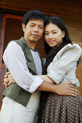 Trong "Lửa Phật", Thái Hòa đóng vai thợ làm bánh, chồng của Ngô Thanh Vân.