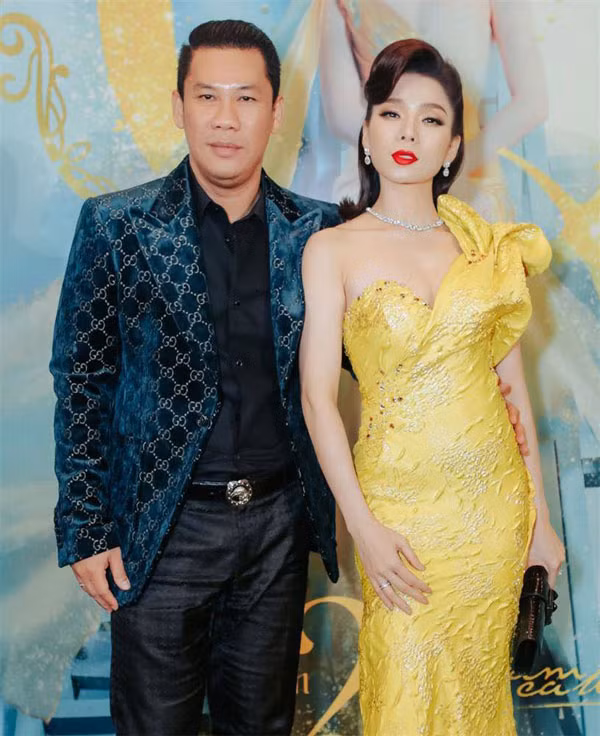 Loat sao an ui Le Quyen truoc thong tin ly hon Duc Huy-Hinh-2