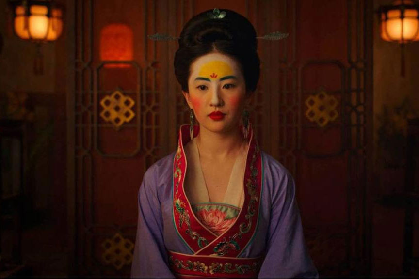 Diễn xuất của Lưu Diệc Phi “trăm cảnh như một” khi cô trưng ra khuôn mặt giống hệt nhau trong những đoạn nhẽ ra phải diễn nội tâm.