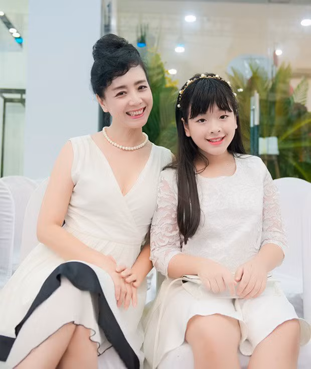 Cô bạn sinh năm 2004 được công chúng biết đến khi tham gia cuộc thi The Voice Kids 2013.