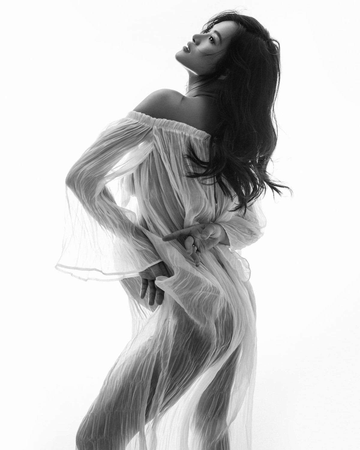 Làm mẹ là điều tuyệt vời nhất với Đông Nhi. Nữ ca sĩ không ngừng khoe về niềm hạnh phúc lớn lao này.