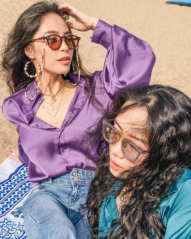 Ca nương Kiều Anh và em chồng là Đặng Tiểu Tô Sa không ít lần gây ngỡ ngàng vì quá giống nhau từ ngoại hình đến phong cách.