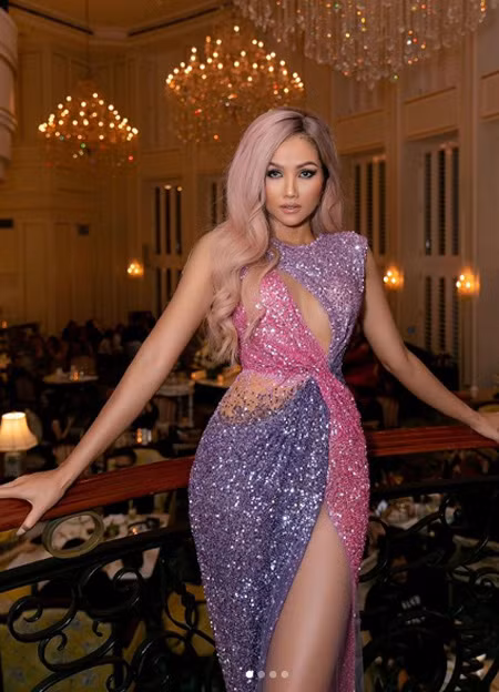 Thân hình săn chắc, làn da nâu khỏe khoắn và số đo ba vòng của Hoa hậu Hoàn vũ Việt Nam 2017 vẫn làm say đắm lòng người.