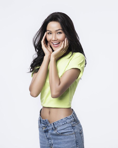 Dù eo chưa về được dưới 60cm, nhưng vòng 2 của H'hen Niê vẫn là niềm mơ ước của nhiều người.