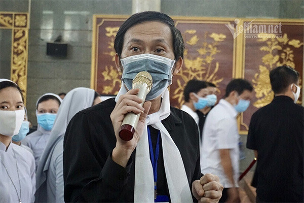 Le tang nghe si Chi Tai: Am tinh nguoi Vbiz!-Hinh-2