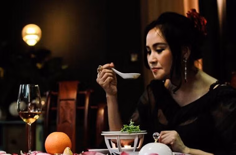 Năm 2018, Thanh Lam chia sẻ cô đang hẹn hò với một người kém tuổi hơn một năm. Thời điểm đó, Thanh Lam vừa mở nhà hàng nên rất thích nấu nướng cho tình trẻ ăn.