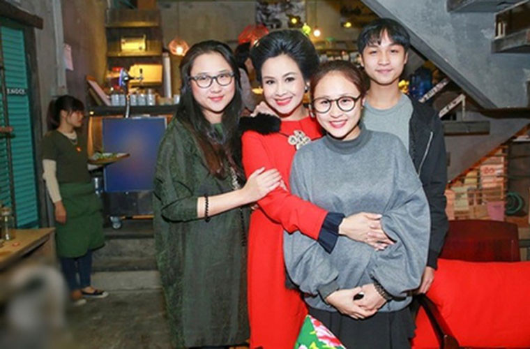 Cuộc hôn nhân của Thanh Lam và Quốc Trung kéo dài 10 năm thì tan vỡ trong sự tiếc nuối của người hâm mộ. Hai con Thiện Thanh và Đăng Quang sống với bố, Thanh Lam lại trở thành nữ ca sĩ độc thân vui tính.