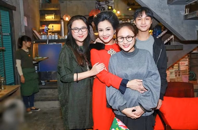 Cuộc hôn nhân của Thanh Lam và Quốc Trung kéo dài 10 năm thì tan vỡ trong sự tiếc nuối của người hâm mộ. Hai con Thiện Thanh và Đăng Quang sống với bố, Thanh Lam lại trở thành nữ ca sĩ độc thân vui tính.