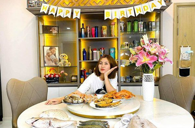 Theo chia sẻ của bà mẹ 1 con, hai căn nhà này cô dùng để cho thuê lấy tiền nuôi Louis.