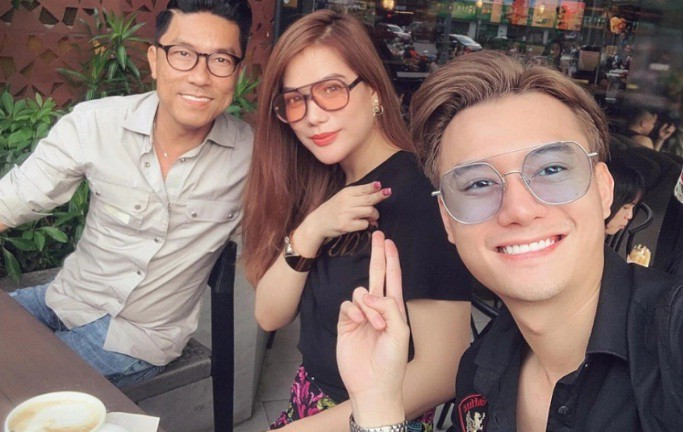 Cặp "chị-em" của showbiz Việt còn rất chăm chỉ tương tác với nhau trên mạng xã hội bằng những bình luận “mùi mẫn”. Anh Dũng khá thoải mái khi chia sẻ những khoảnh khắc thân thiết bên đàn chị hơn 14 tuổi.