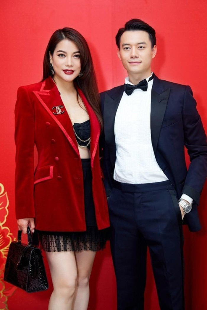 Dù liên tục phủ nhận chuyện tình cảm nhưng không ít fan của Trương Ngọc Ánh mong cô sớm tìm được bến đỗ hạnh phúc ở tuổi U50 sau đổ vỡ hôn nhân và những cuộc tình chóng vánh. Xem video "Trương Ngọc Ánh tiết lộ lợi nhuận phim Việt triệu đô". Nguồn VTC14: