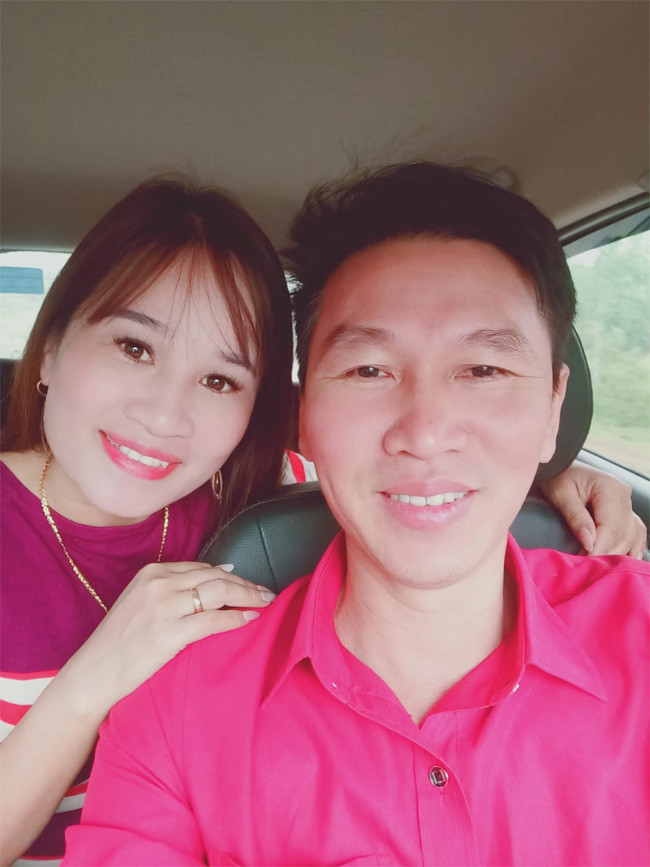 “Cát-sê thì lúc nhiều lúc thấp, lúc 2-3 triệu, lúc 5-10 triệu, hiếm lắm thì có show lớn người ta trả cho mình 20-30 triệu. Nhưng chi phí đi lại, ăn ở, thuê nhà nghỉ, rồi mua sắm phục trang cũng hết. Chỉ dư được một ít nuôi con”, Lê Thị Dần bộc bạch.