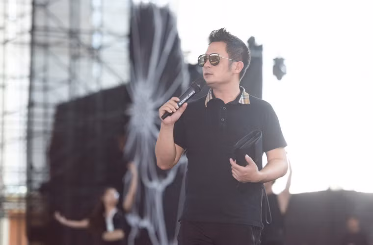 Bằng Kiều cho biết anh sẽ song ca với Hiền Thục một ca khúc trong đêm bán kết Hoa hậu Việt Nam 2020.