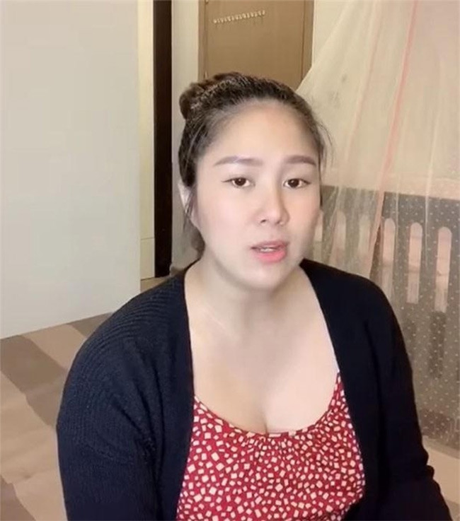 Trong thời gian mang thai và sau khi sinh con gái thứ hai, nữ diễn viên Lê Phương tăng cân vù vù.