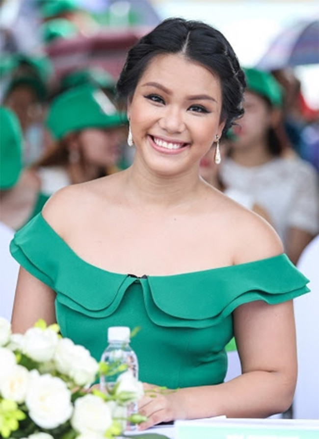 Sau khi sinh con nữ ca sĩ Phương Vy tăng thêm 20kg mỡ thừa.