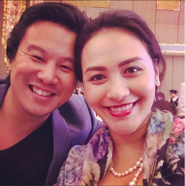 "Chưa bao giờ tôi thấy người có trái tim đẹp như Vân và chắc sẽ không bao giờ có người thứ hai. Lần gặp đầu tiên ấy, tôi bắt tay Vân mà không muốn buông ra", Thanh Bùi hết lời khen vợ.