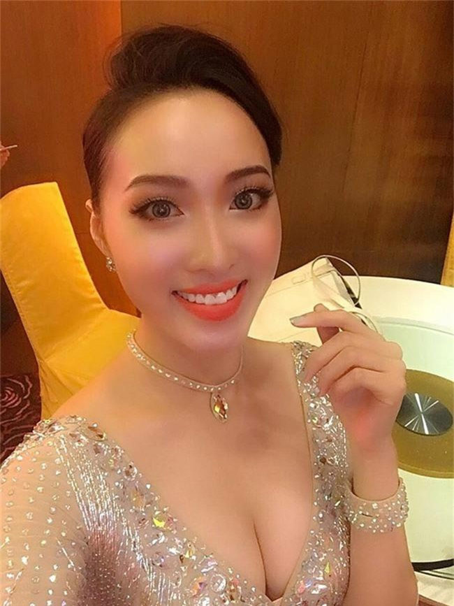 Sau khi đóng thêm một vài bộ phim nữa như: Thiên mệnh anh hùng, Scandal 2 Hào quang trở lại của đạo diễn Victor Vũ, Mai Anh quyết định Nam tiến khi mới 19-20 tuổi.