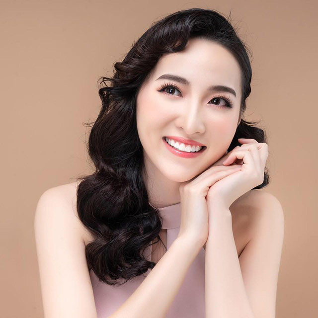Hoàng Mai Anh cho biết, khi dấn thân vào showbiz cô nhận được rất nhiều lời “gạ tình” hứa hẹn cho cô vật chất, sự nghiệp thăng tiến, nhưng vì tự lập về kinh tế nên nữ diễn viên chưa bao giờ ngả nghiêng vì những lời đề nghị khiếm nhã đó.