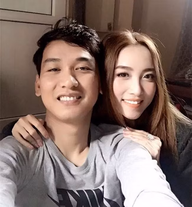 Bạn trai của Mai Anh là một Việt kiều Mỹ. Anh là giáo viên dạy vật lý trường cấp ba ở Mỹ. Tuy nhiên, sau 3-4 năm hẹn hò, cô và bạn trai đã chia tay vào đầu năm 2020.