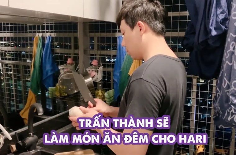 Theo nữ ca sĩ kiêm MC, mỗi khi cô giận, Trấn Thành lại dẫn cô đi mua sắm và vào bếp nấu một món thật ngon để dỗ dành vợ. Chính vì thế, Hari Won từng nói cuộc đời cô từ đầu đến giờ cái gì cũng thấy sai, chỉ có lấy Trấn Thành là không sai.
