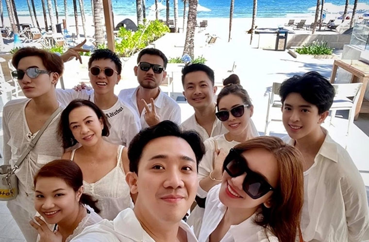 Mới đây nhất, ngày 22/6, nhân dịp sinh nhật lần thứ 35 của vợ, Trấn Thành đã tổ chức lễ kỷ niệm rất hoành tráng tại một resort 5 sao ở Vũng Tàu.