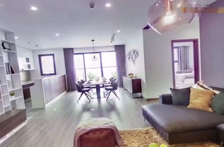 Khi vợ đòi mua nhà ở Hà Nội vì hai vợ chồng hay phải đi công tác tới đây, Trấn Thành sẵn sàng chi 7,5 tỷ mua căn nhà rộng 100m2, 3 phòng ngủ, view Hồ Tây.