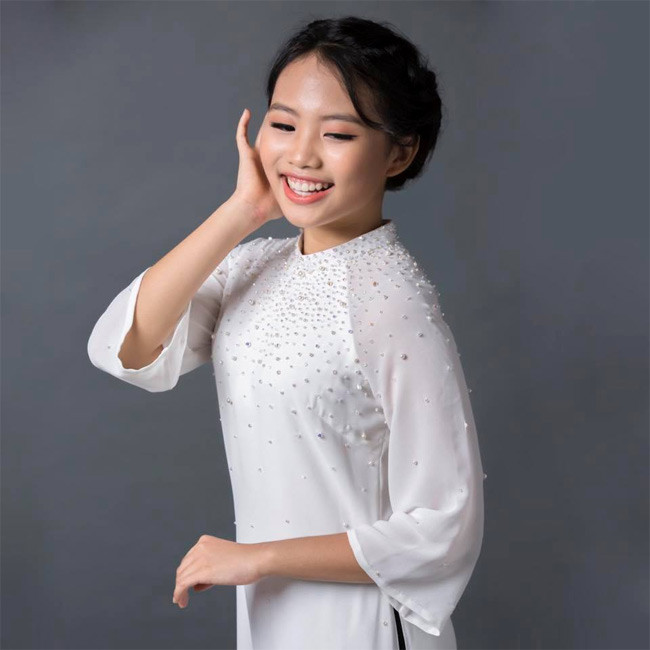 Sự nghiệp thành công nên cuộc sống của giọng ca Quê em mùa nước lũ cũng thay đổi rõ rệt. Cô cùng bố mẹ đã chuyển sang sống trong một căn nhà khang trang hơn trước.