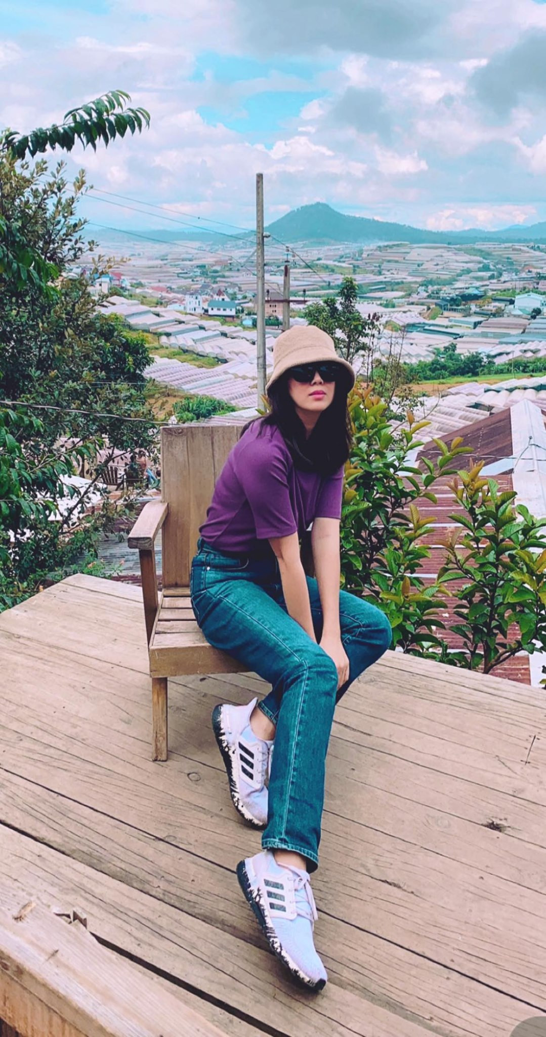 Để lấy lại vóc dáng thon gọn sau khi sinh con, nữ diễn viên thường xuyên chạy bộ, tập gym và áp dụng chế độ ăn uống khoa học.