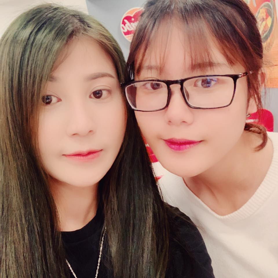 Hân Huyền chụp với mẹ Thanh Quý cách đây 2 năm. Vợ đầu của Hiệp Gà ủng hộ con gái theo học trường điện ảnh.