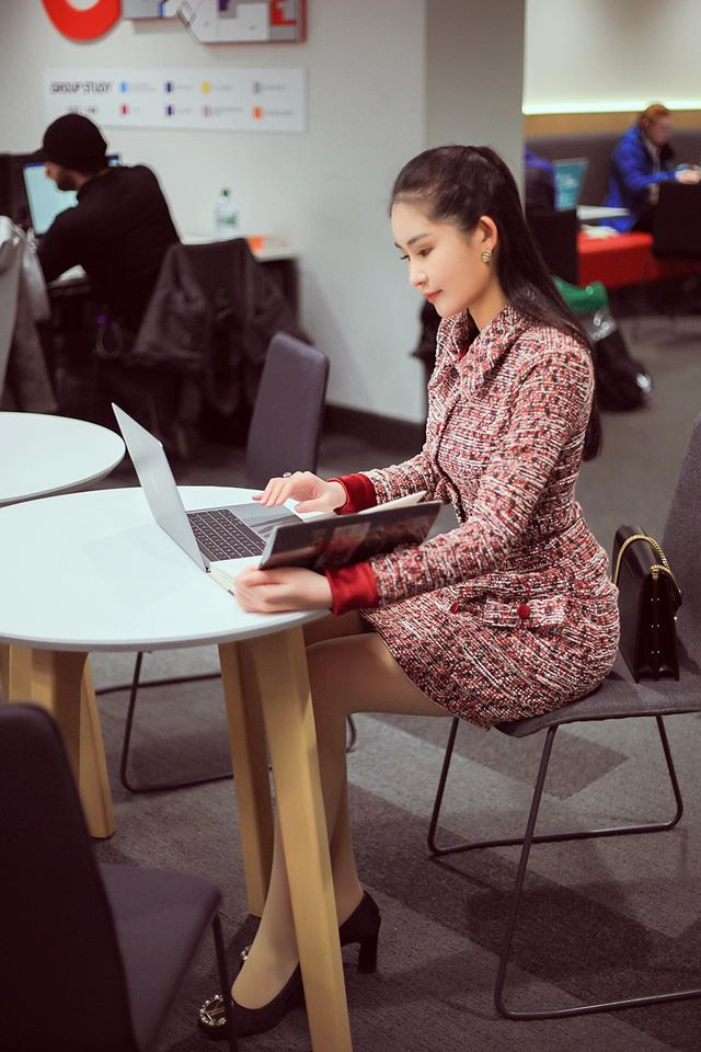 Không chỉ đẹp lên mỗi ngày, Ngân Anh luôn cố gắng trau dồi kiến thức cũng như các kỹ năng mềm để tìm cơ hội khẳng định thật sự.