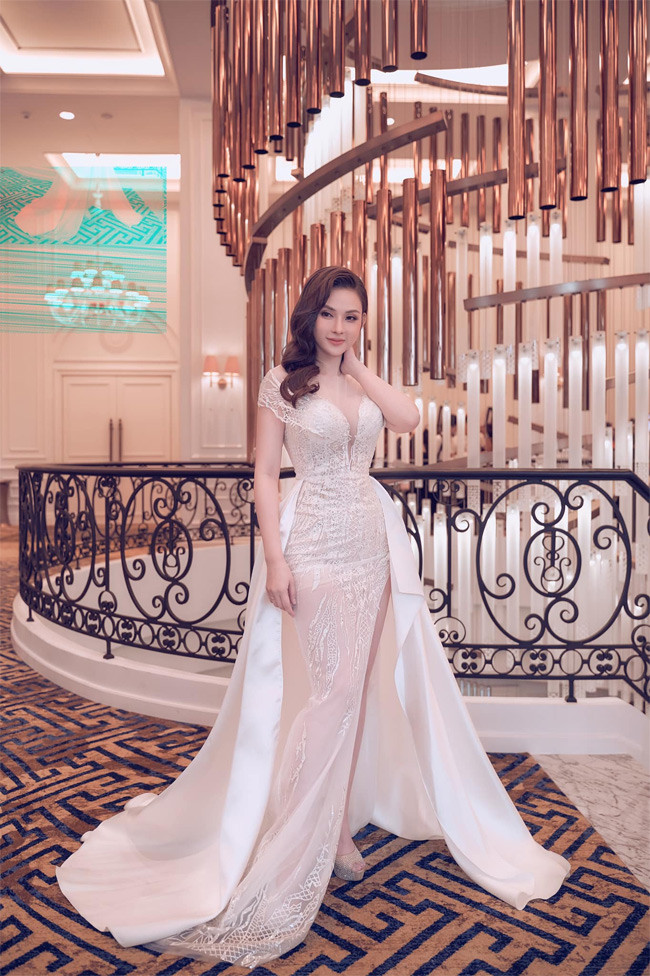 Thu Thủy cho biết cô đang cân bằng giữa âm nhạc và kinh doanh.