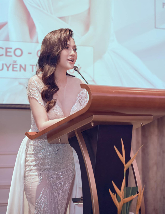 Hiện cô đang kinh doanh sản phẩm chăm sóc da dành cho phụ nữ.