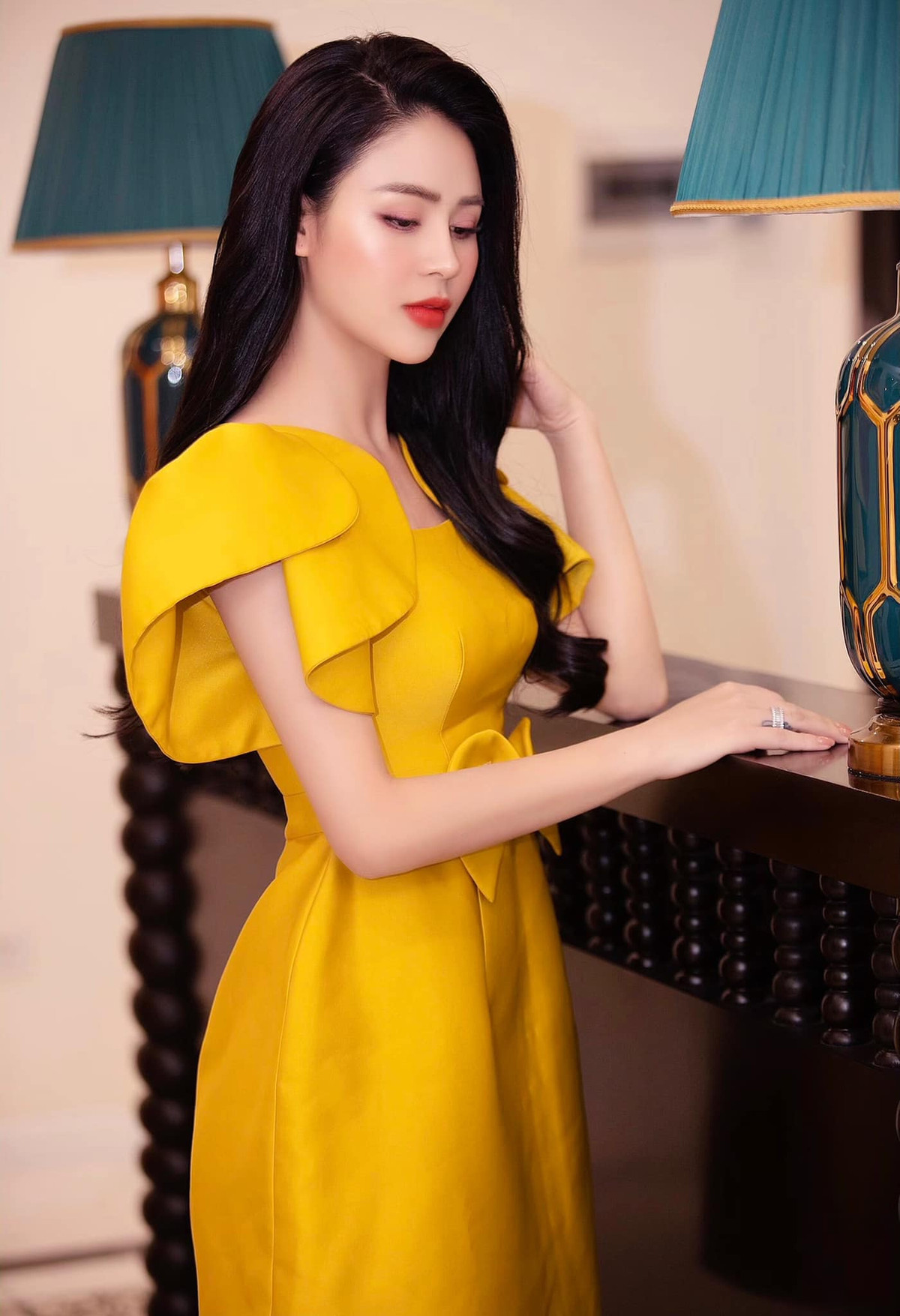 Ve goi cam cua nu chinh “Huong duong nguoc nang” Luong Thu Trang-Hinh-4