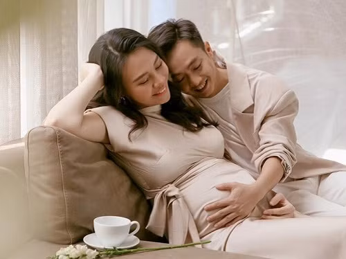  Cường Đô la yêu chiều vợ cũng không ai sánh bằng.