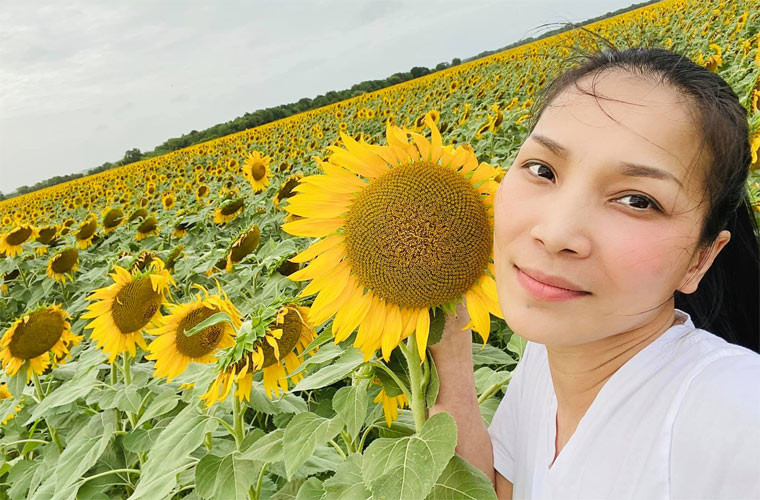 Hình ảnh Hồng Ngọc bây giờ khác hẳn với vẻ ngoài bụi bặm, xù xì khi cô mới vào nghề.