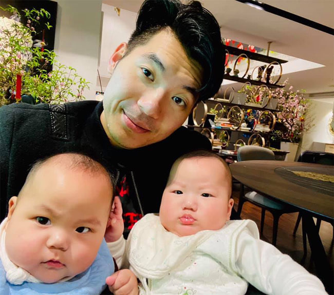 Cuối năm 2018 cả hai tổ chức đám cưới và 1 năm sau hai vợ chồng anh chào đón hai bé trai sinh đôi kháu khỉnh.