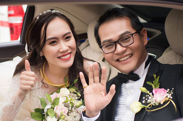 Đầu năm 2019, NSND Trung Hiếu kết hôn với cô dâu kém 19 tuổi Huỳnh Thu Hà. Trong mắt nam diễn viên 46 tuổi, vợ anh là người hiền lành, ít nói và khá đam mê nghệ thuật.