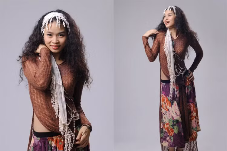 Cùng với người bạn thân thiết - ca sĩ Mai Khôi, Đồng Lan từng bị xếp vào danh sách những ca sĩ có phong cách dị nhất làng nhạc Việt.