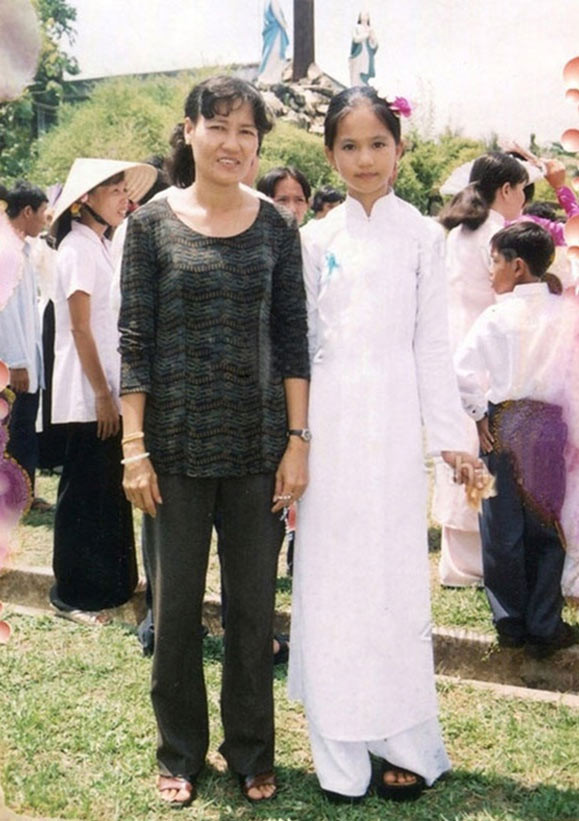 Mùa Vu Lan, soi cách sao Việt đối đãi thế nào với mẹ kế Mua Vu Lan, soi cach sao Viet doi dai the nao voi me ke