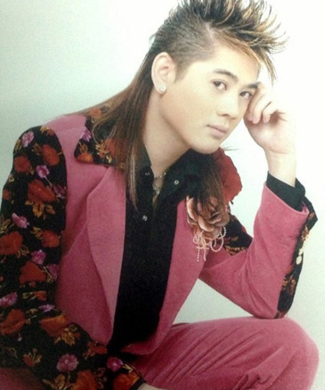 Theo Lâm Khánh Chi chia sẻ, khi chưa chuyển giới, cô từng phải lòng một nữ nghệ sĩ cải lương và sau đó yêu đơn phương người mẫu Vĩnh Thụy.