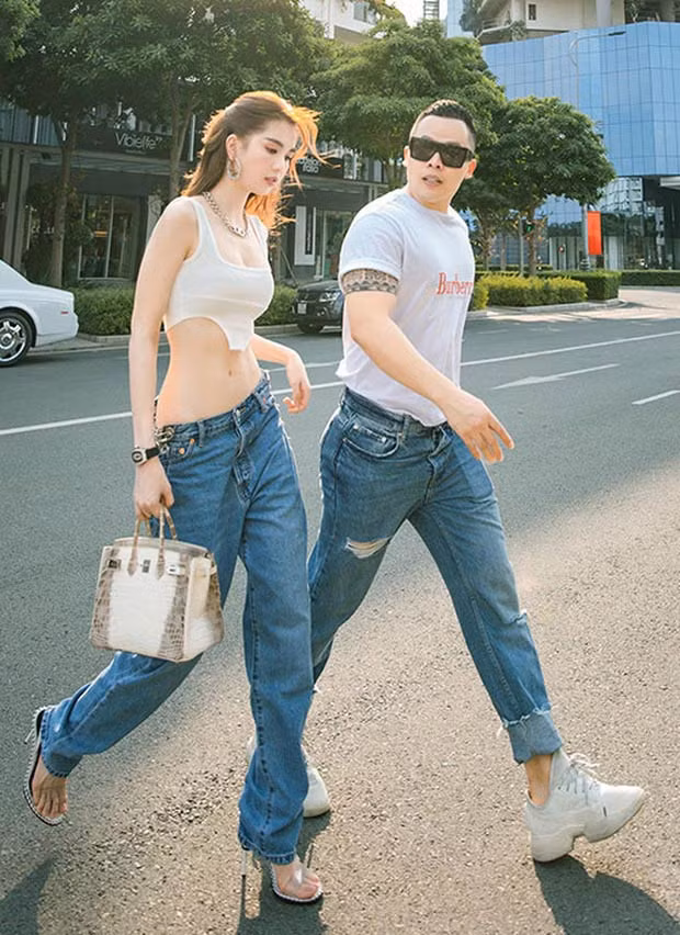 Nhung lan ong bau Vu Khac Tiep vung tien an choi gay choang