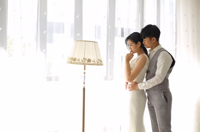 Cô giấu gia đình đăng ký dự thi Hoa hậu Việt Nam và để có chi phí tham gia cuộc thi, Hà đã phải tiết kiệm tiền ăn trong nhiều tháng liền.