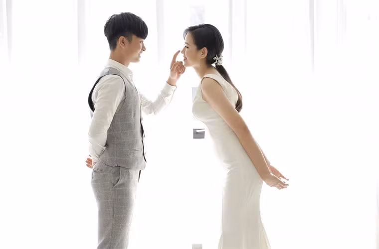 “Tôi không hề biết Hà đi thi cho đến vòng thi bán kết. Khi truyền thông đăng tải tôi mới biết con đi thi hoa hậu. Tôi thực sự rất bất ngờ”, bố của Đỗ Thị Hà cho biết.